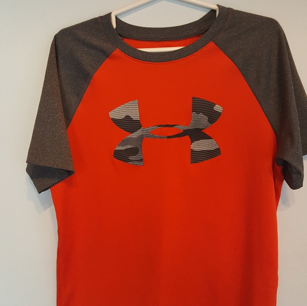Under Armour boys shirt .